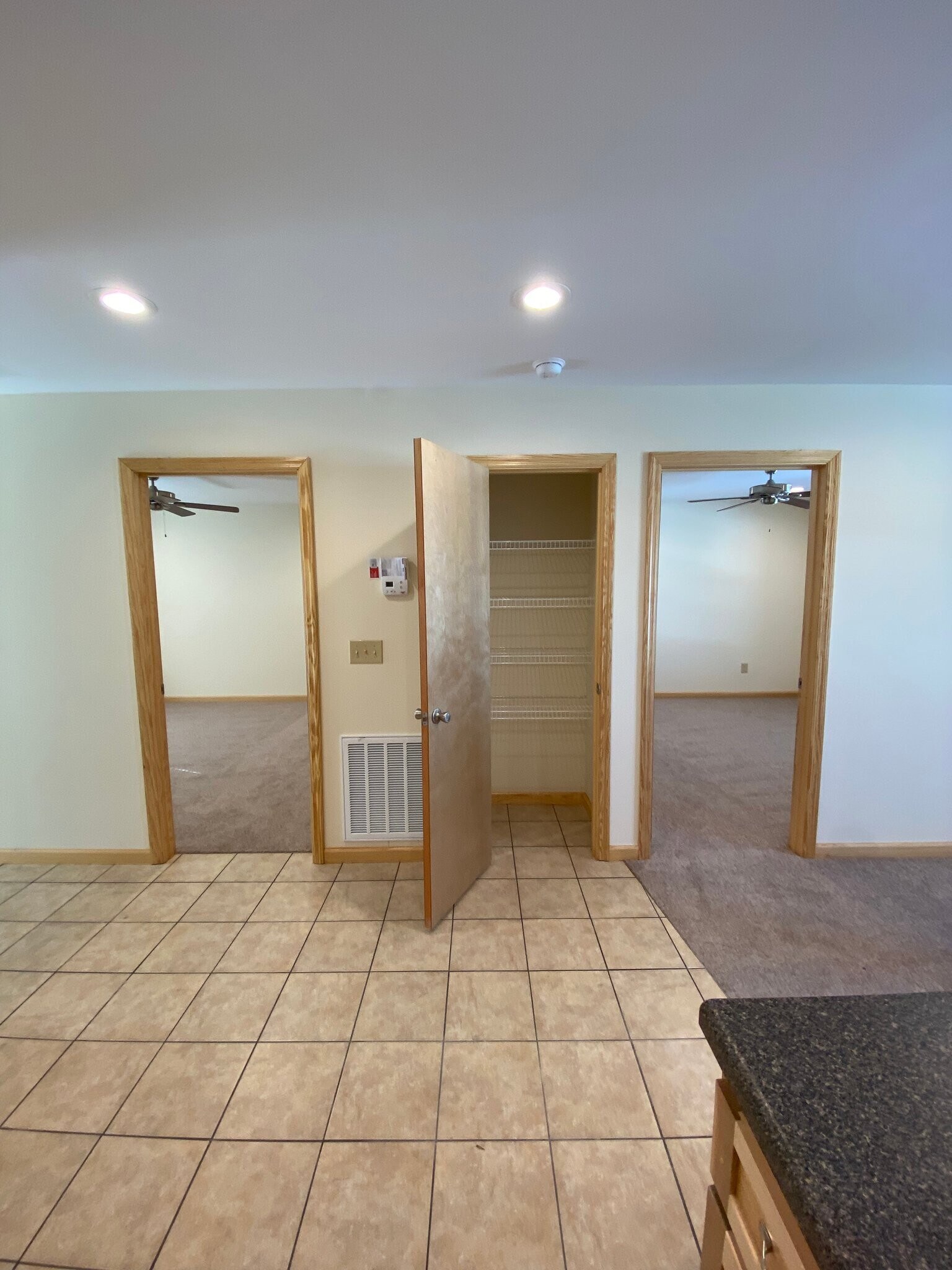 Building Photo - 814 S Spring St