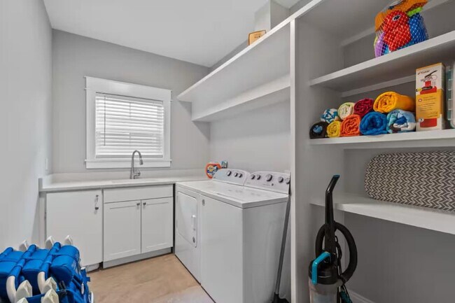 Building Photo - 1152 N County Hwy 393