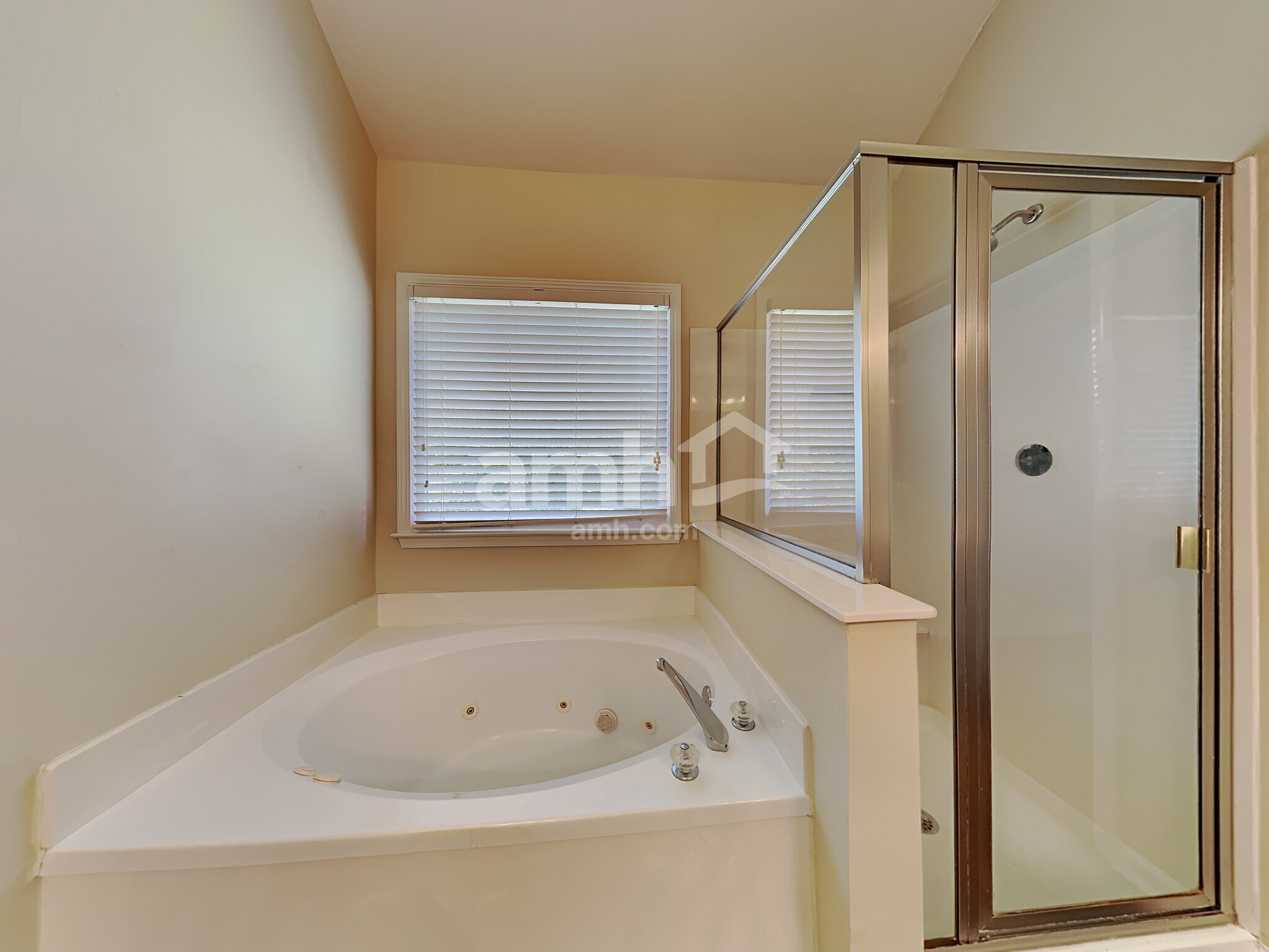 Building Photo - 3284 Creek Trace E