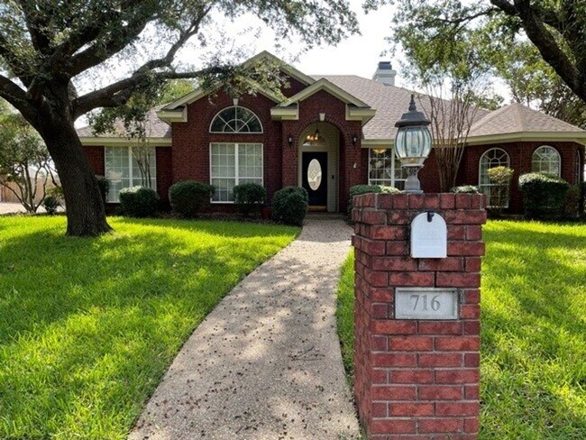 Primary Photo - Available Now! No Pets! Beautiful 4 bed/2....