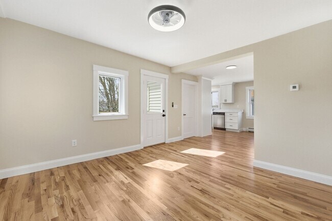 Building Photo - 20 Beacon St