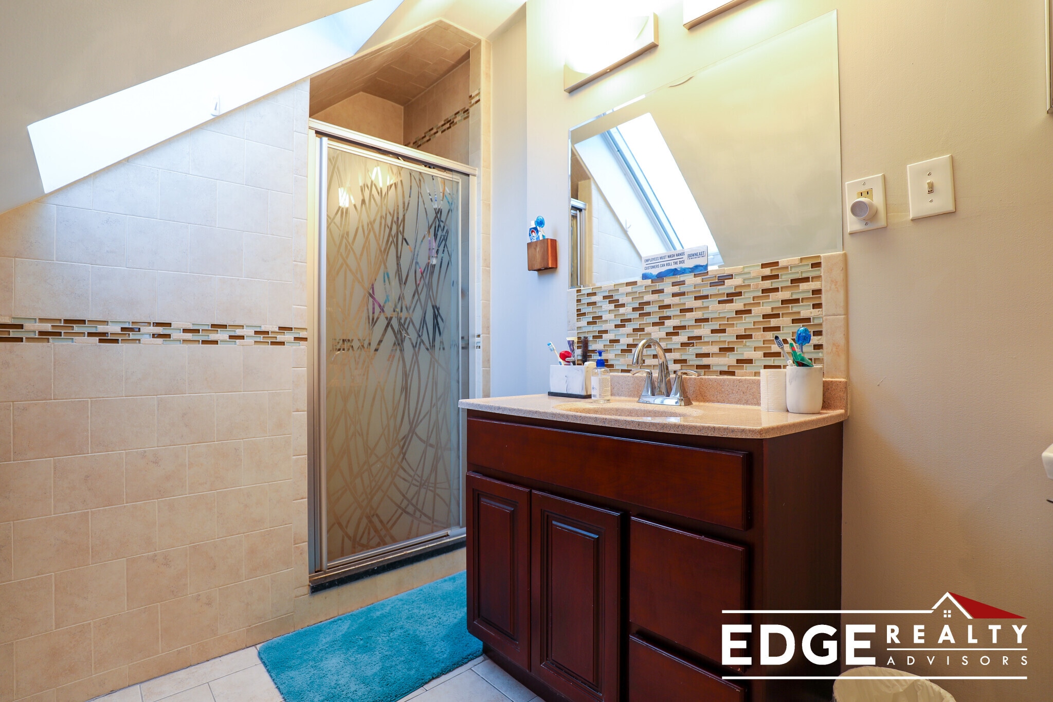 Building Photo - 33 Long Ave