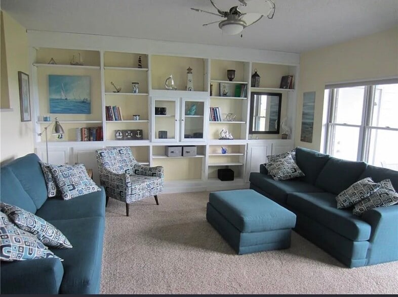 Building Photo - 1030 Lookout Dr