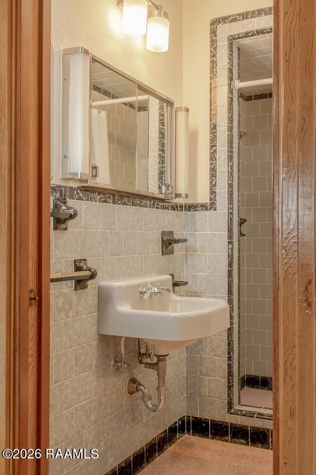 Building Photo - 118 S Demanade Blvd