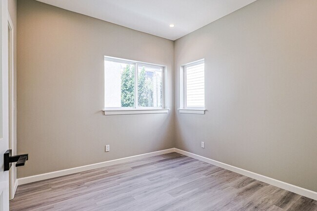 Building Photo - Luxury new construction 4 bed/4 bath in a ...
