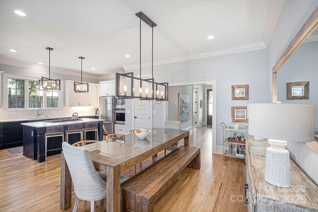 Building Photo - 407 Louise Ave