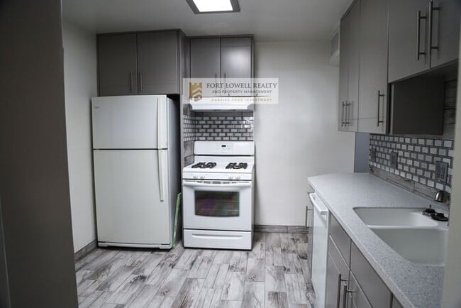 Building Photo - 3 bedroom 2 bathroom