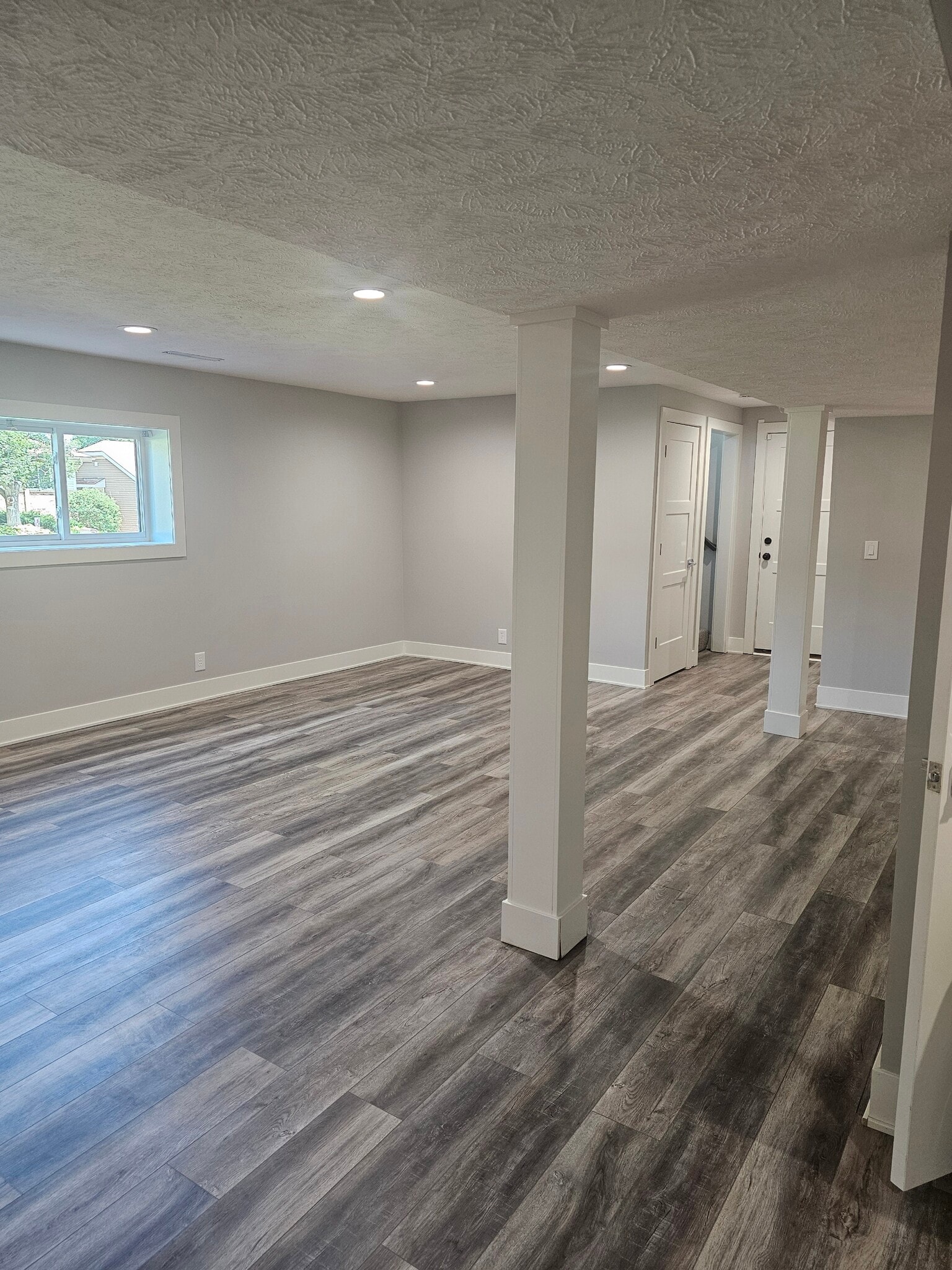 Building Photo - 14465 Krug Cir