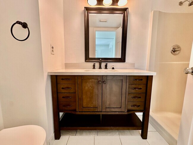 Building Photo - 6796 Palmetto Cir S
