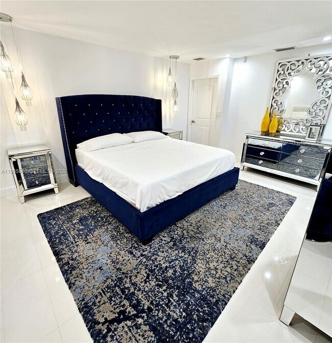 Building Photo - 16138 SW 154th Ct