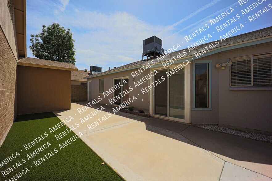 Building Photo - 1055 N Recker Rd