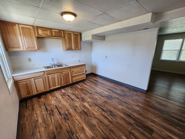 Building Photo - 1415 NW Carden Ave