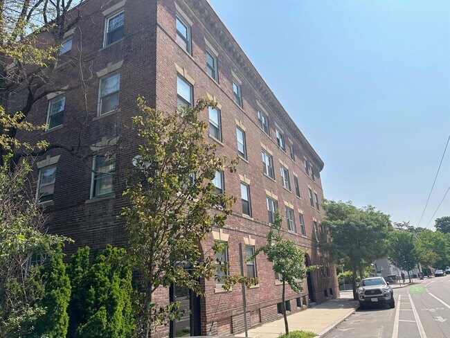 Building Photo - 269 Huron Ave