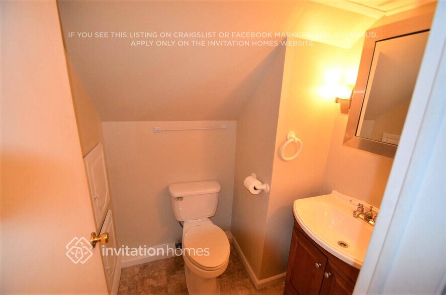 Building Photo - 4230 Diamond Dr