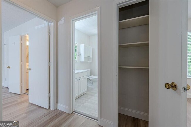 Building Photo - 10310 Rillridge Ct