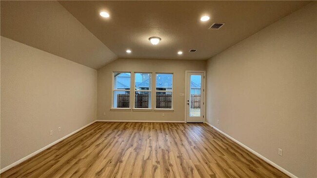 Building Photo - 6617 Covina Ln