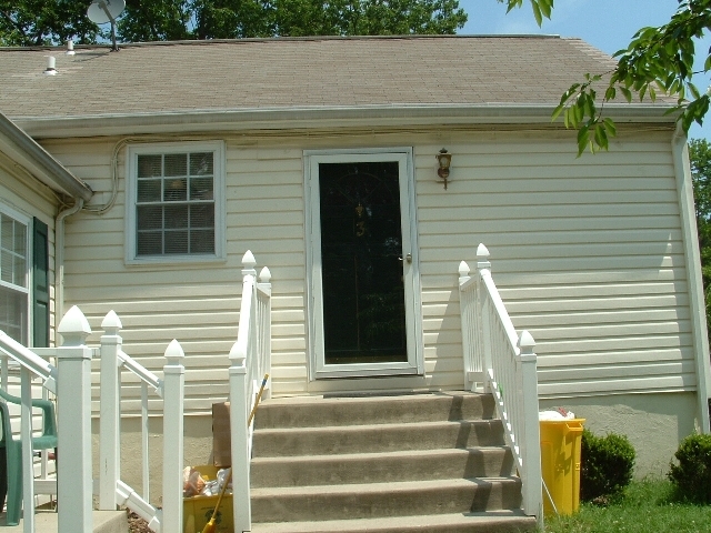 Single family home feel, (car parked 20 steps fm door) - 1872 Cedar Dr