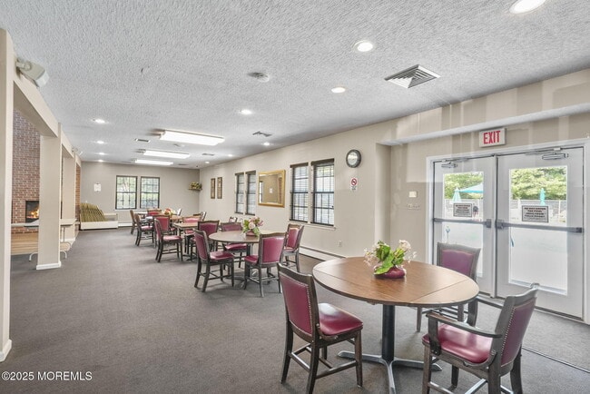 Building Photo - 237 Wycoff Way W