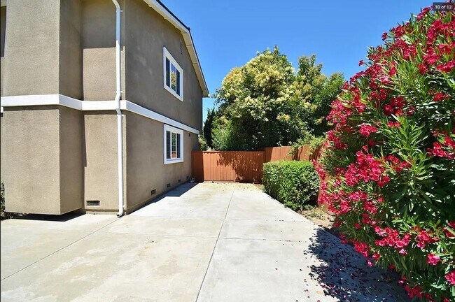 Building Photo - $3790 3 BED/2.5 BATH FREMONT HOME