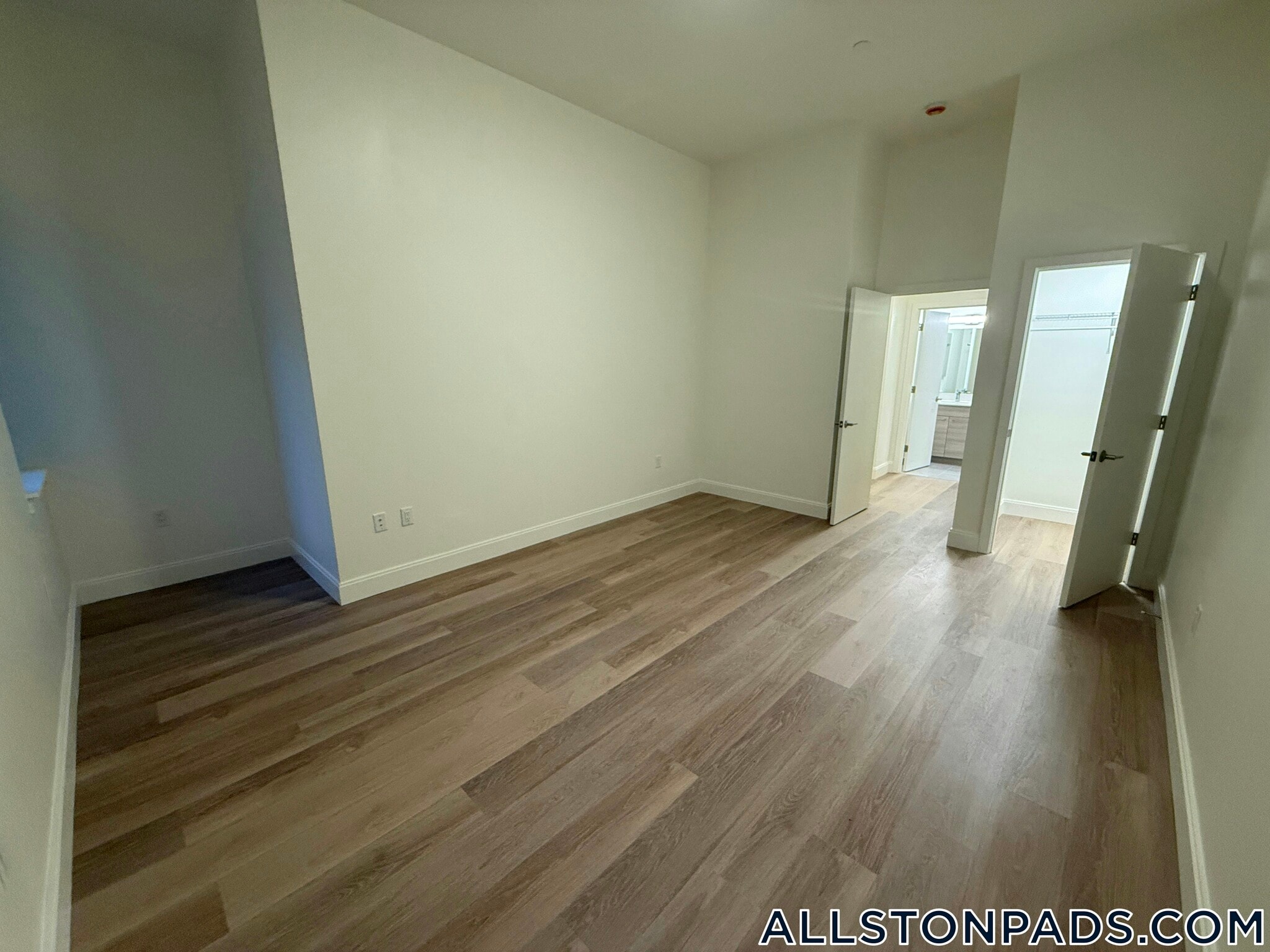 Building Photo - 1079 Commonwealth Ave