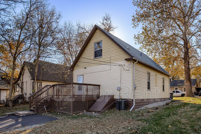 Building Photo - 3724 Grand Ave