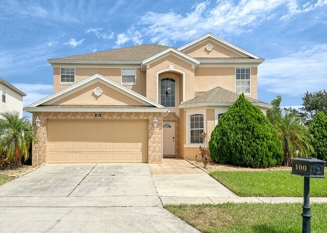Primary Photo - 5 Bed Pool Home For Rent
