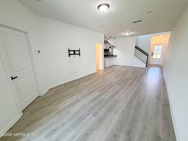 Building Photo - 716 Cherry Elm Dr