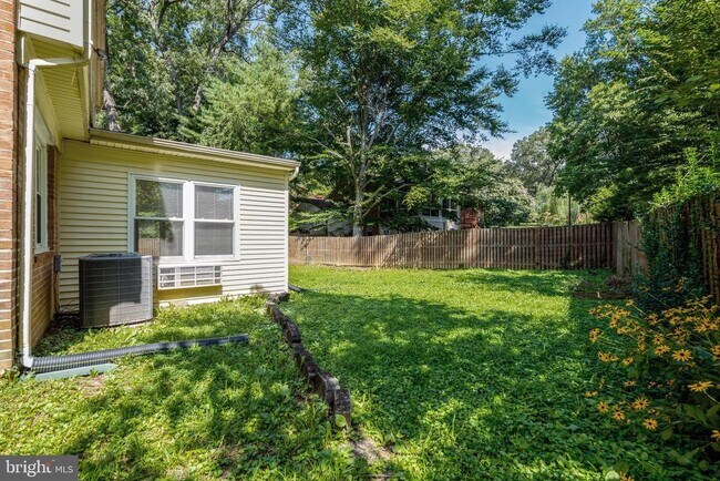 Building Photo - 8916 Braeburn Dr