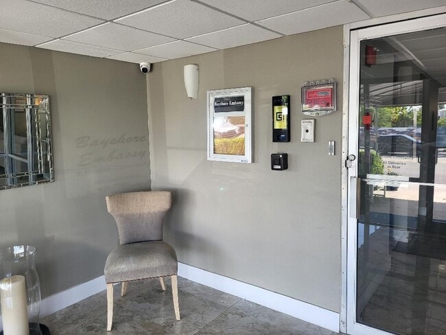 Building Photo - 550 Bayshore Dr