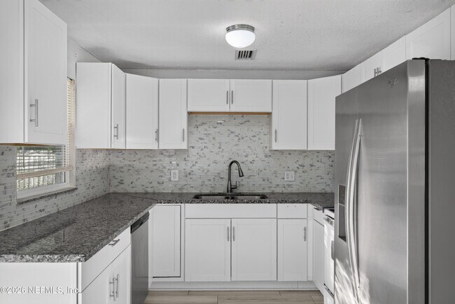 Building Photo - 442 Ameca Ave