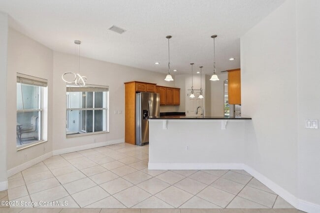 Building Photo - 929 Hialeah St