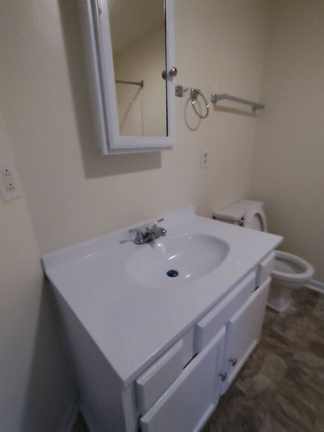 Building Photo - Culpeper 3 bedroom Townhouse