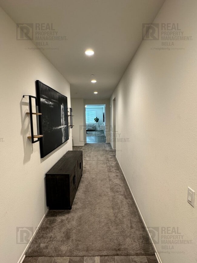 Building Photo - Beautiful 3 Bed, 2 Bath Single-Story Home in McSweeny Farms with Open-Concept Living