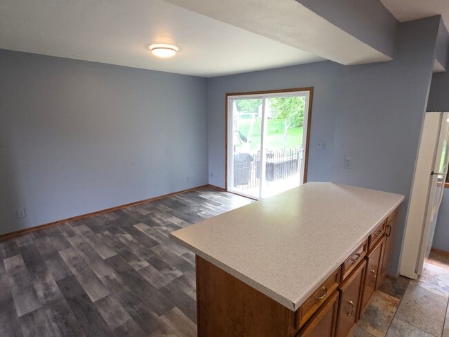 Building Photo - 3 bedroom Mukwonago townhome