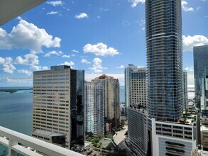 Building Photo - 950 Brickell Bay Dr