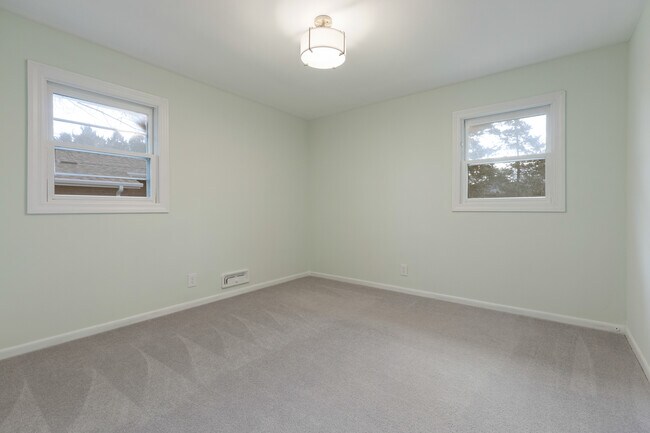 Building Photo - 2158 Pleasure View Rd