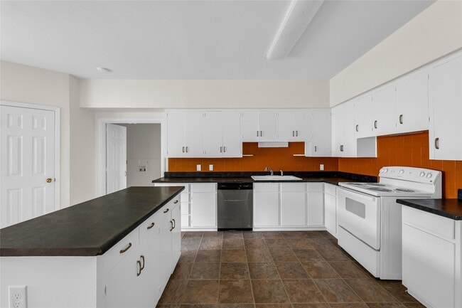 Building Photo - 2527 Avenue G