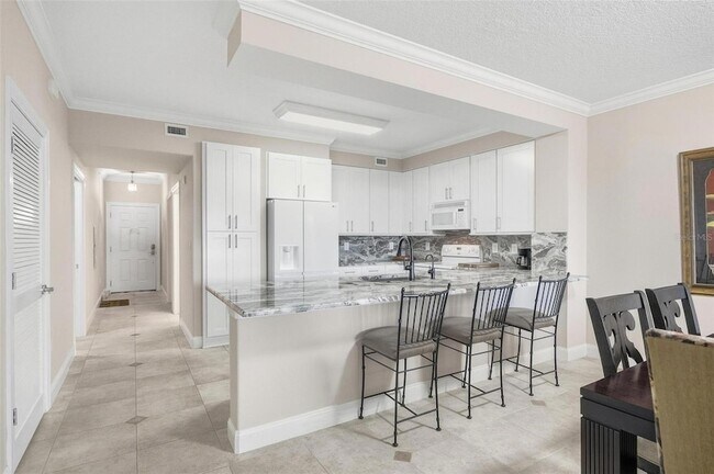 Building Photo - 60 Surfview Dr
