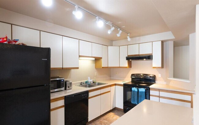 Building Photo - 3769 S Gekeler Ln