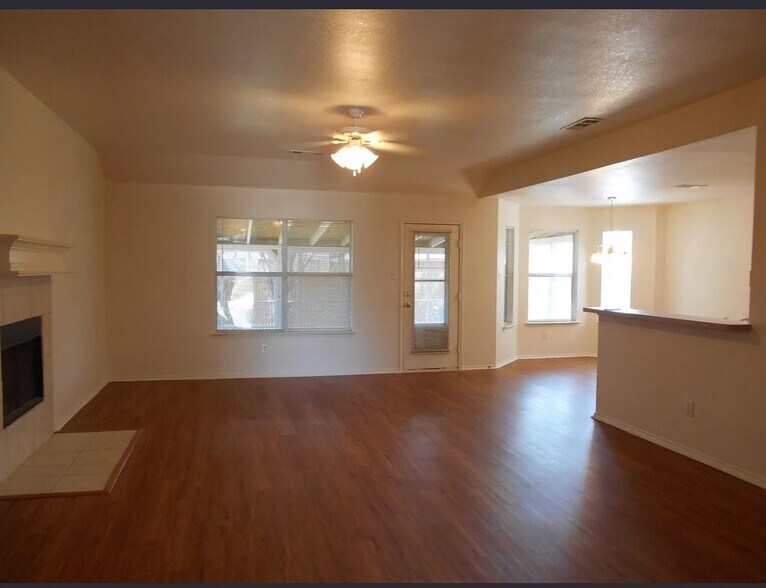 Building Photo - 7905 Blue Duck Trail