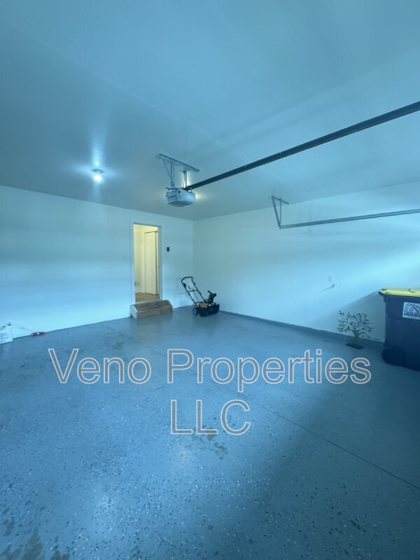 Building Photo - 17 Ironwood Street