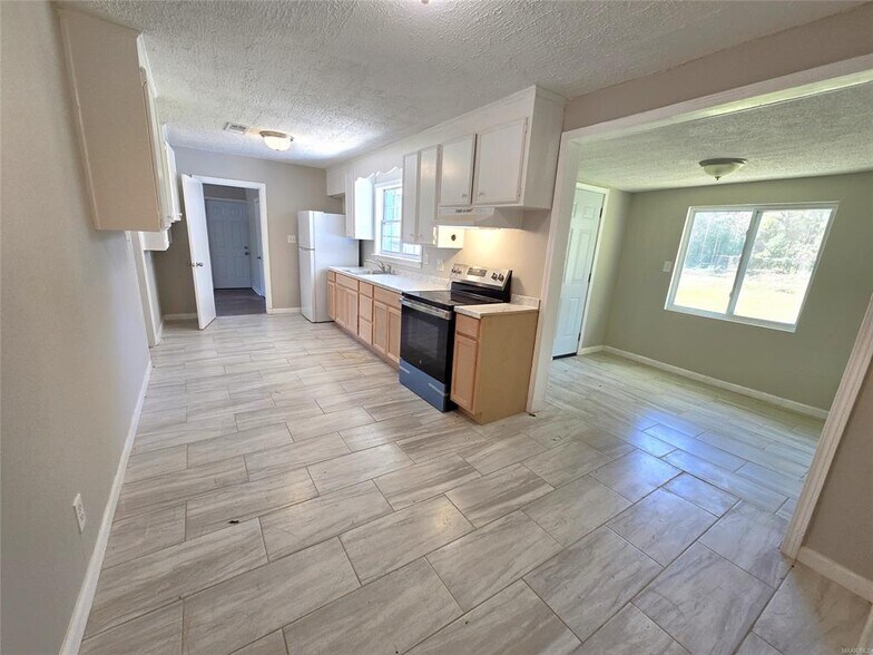 Building Photo - 3608 Princeton Rd