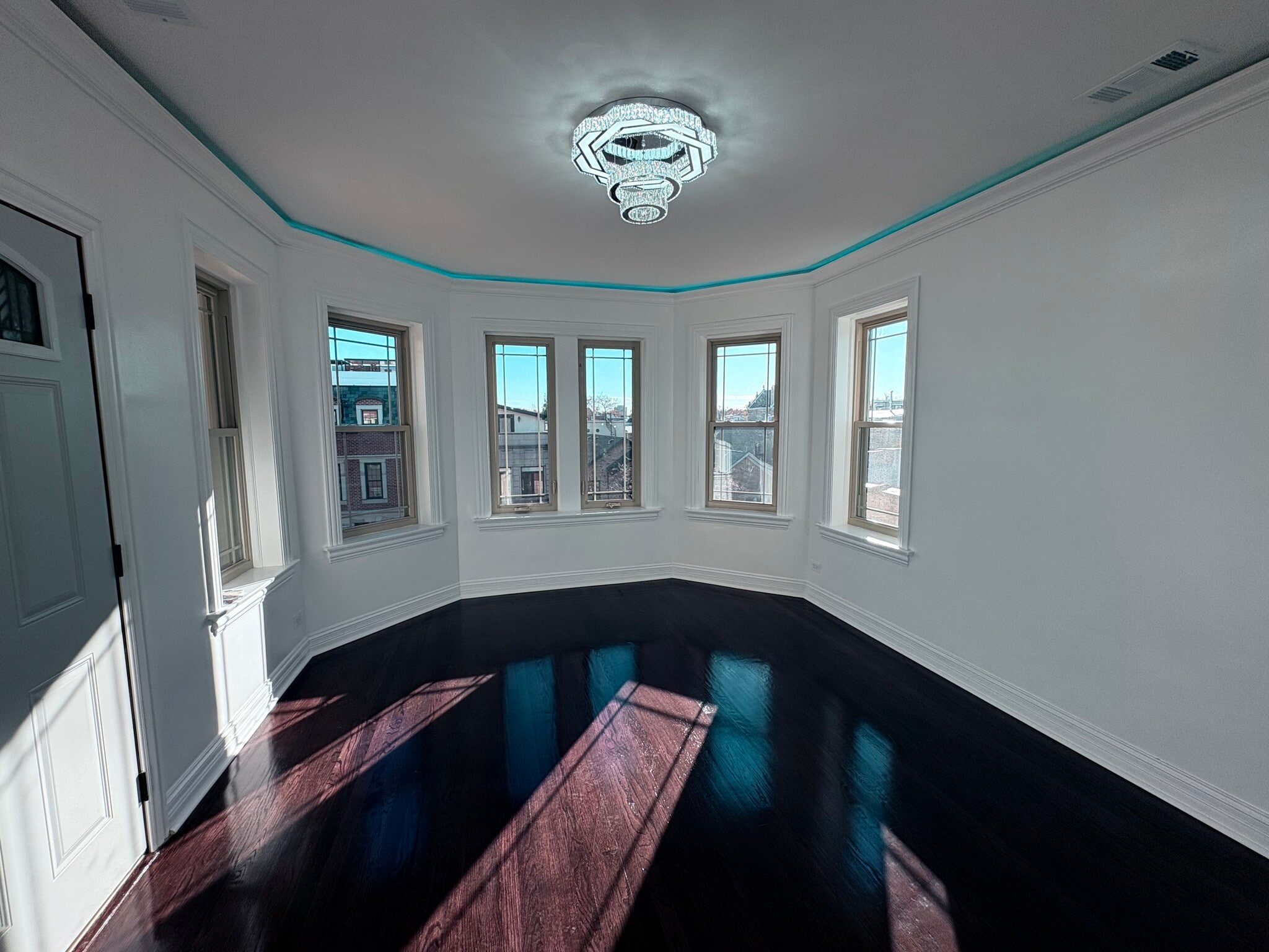 Building Photo - 2026 W McLean Ave