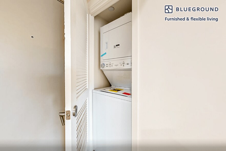 Building Photo - 1600 Venice Blvd.