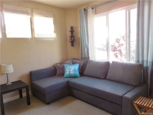Building Photo - 3Bd/2.5Ba Seattle Townhome