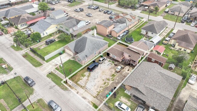 Building Photo - 7010 Brownsville St