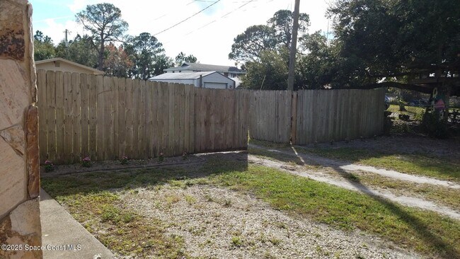 Building Photo - 4655 Seville Ave