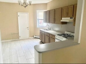 Building Photo - 47 Wales Ave