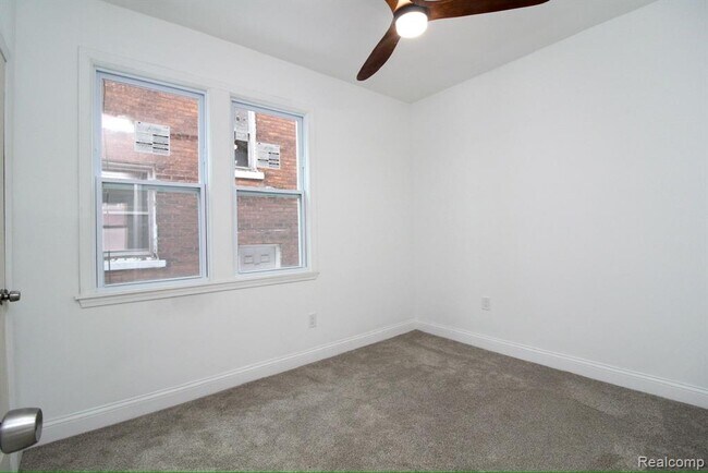 Building Photo - 2891 W Grand St