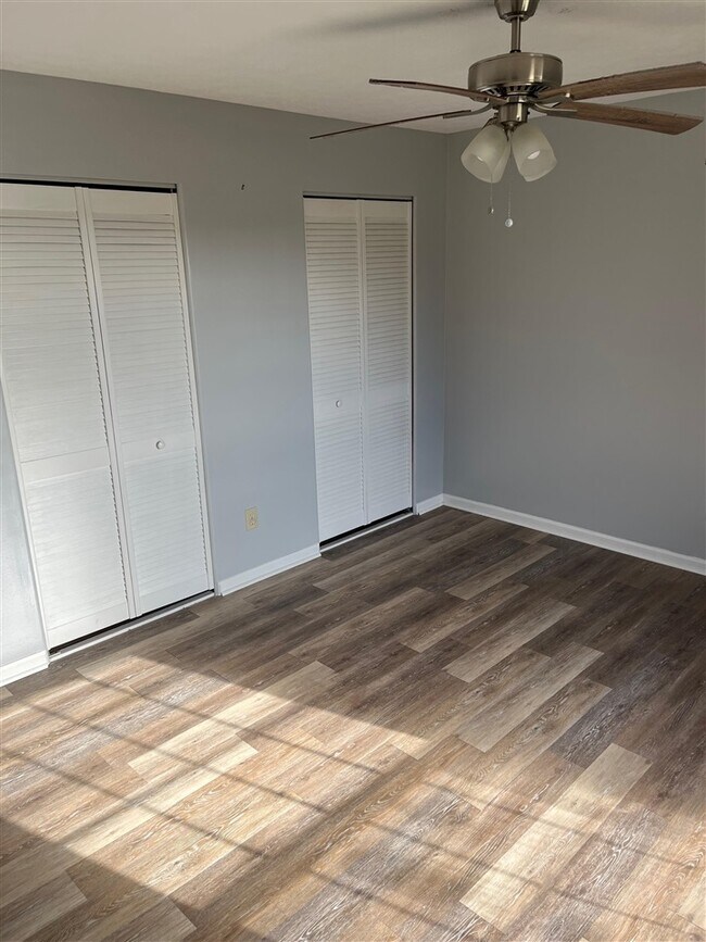 Building Photo - 1012 Windview Pl